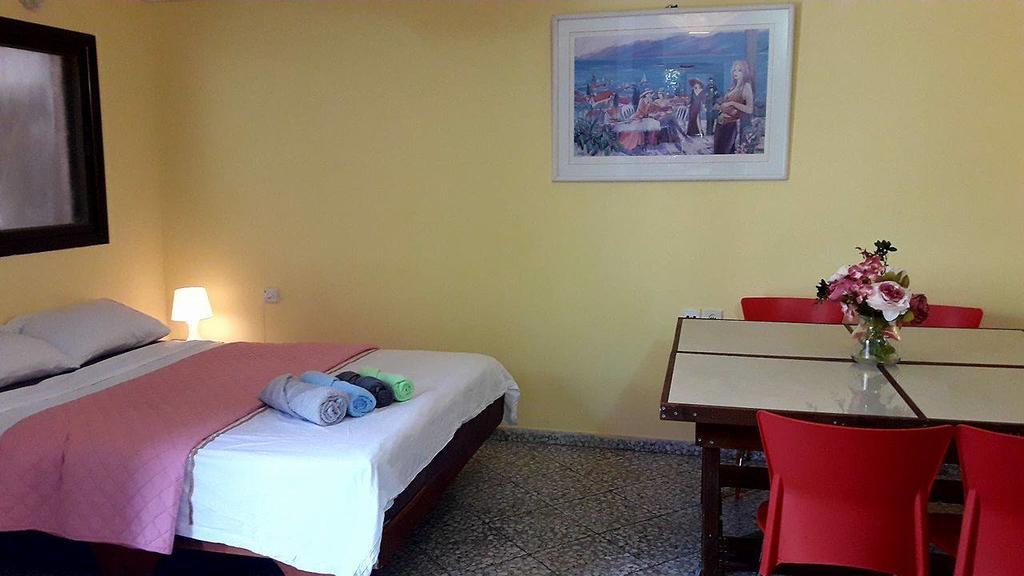 Lesanel - Guest House Арад Экстерьер фото